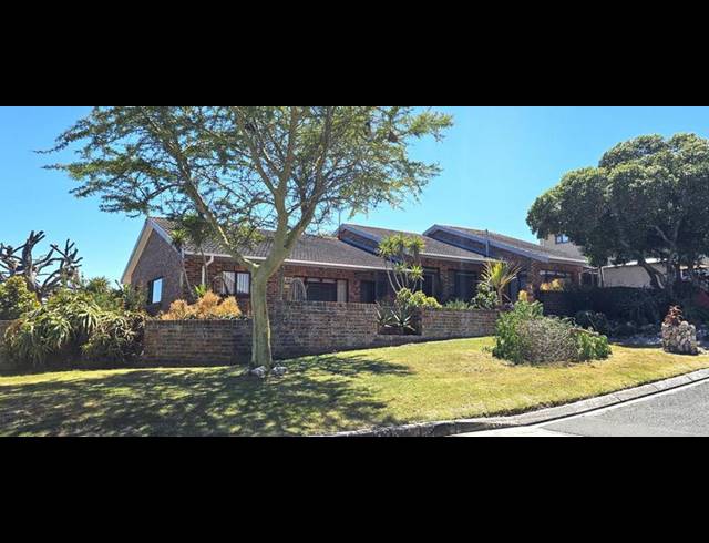 4 BEDROOM HOUSE FOR SALE IN MIDDEDORP